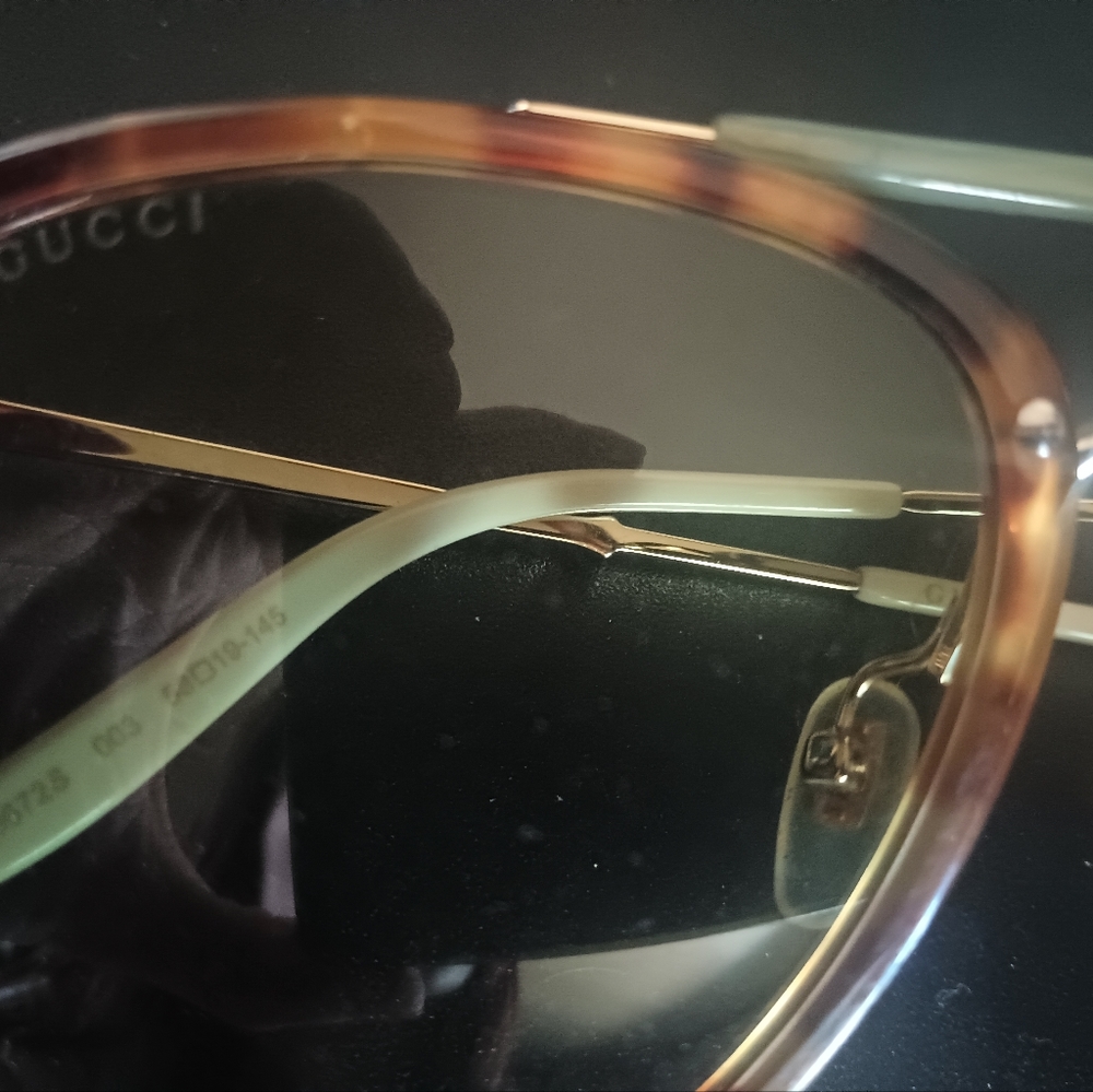 Gucci Sunglasses - Picture 4 of 4